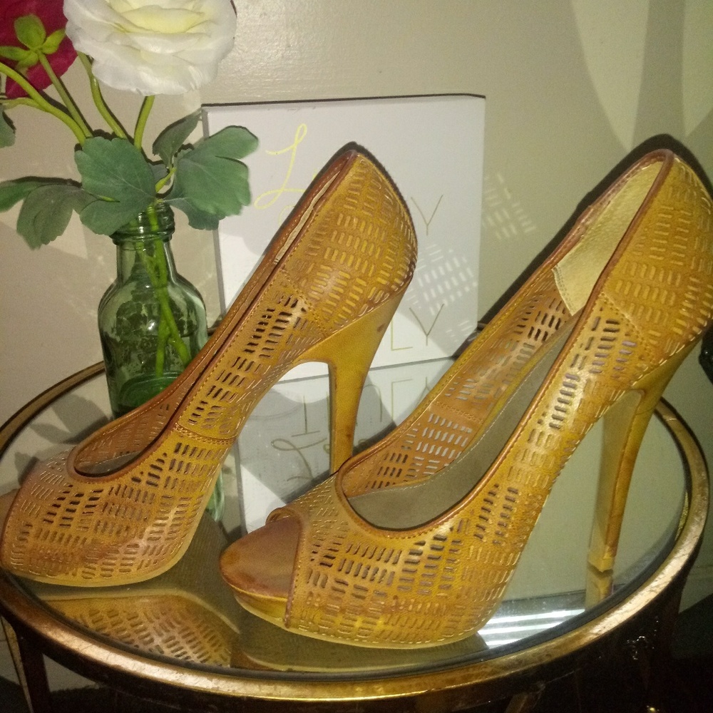 Guess peep toe heels
